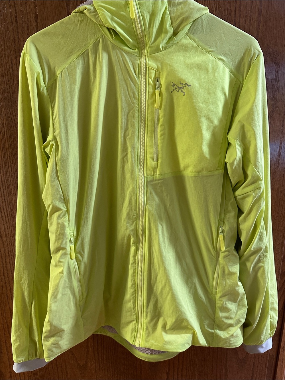 Arc'teryx Proton LT in colour sprint